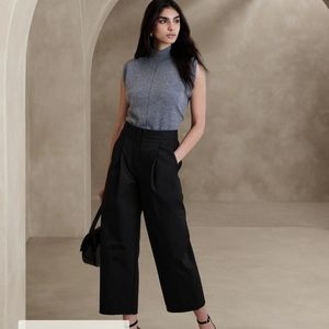 NWT Banana Republic Barrel Leg Chino